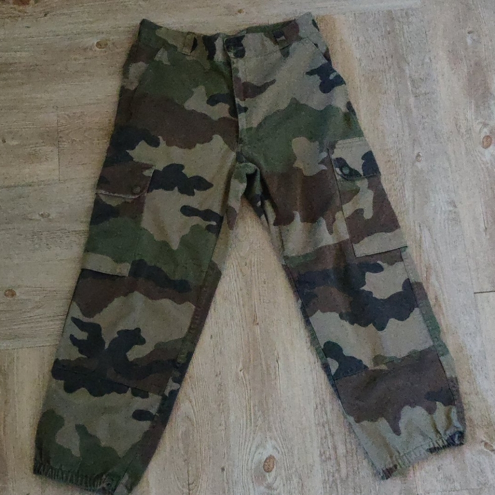 SO COVET Camo ankle utility pants size 4